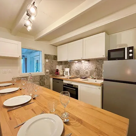 La Nauzane, Proche - *